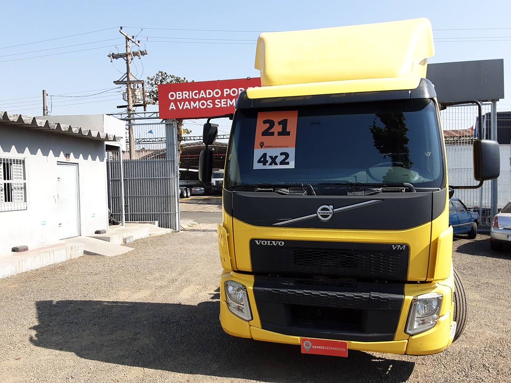 Caminhão VOLVO VM 330 Cavalo Mecânico ANO 2021 de Renato Vamos Seminovos em São Paulo