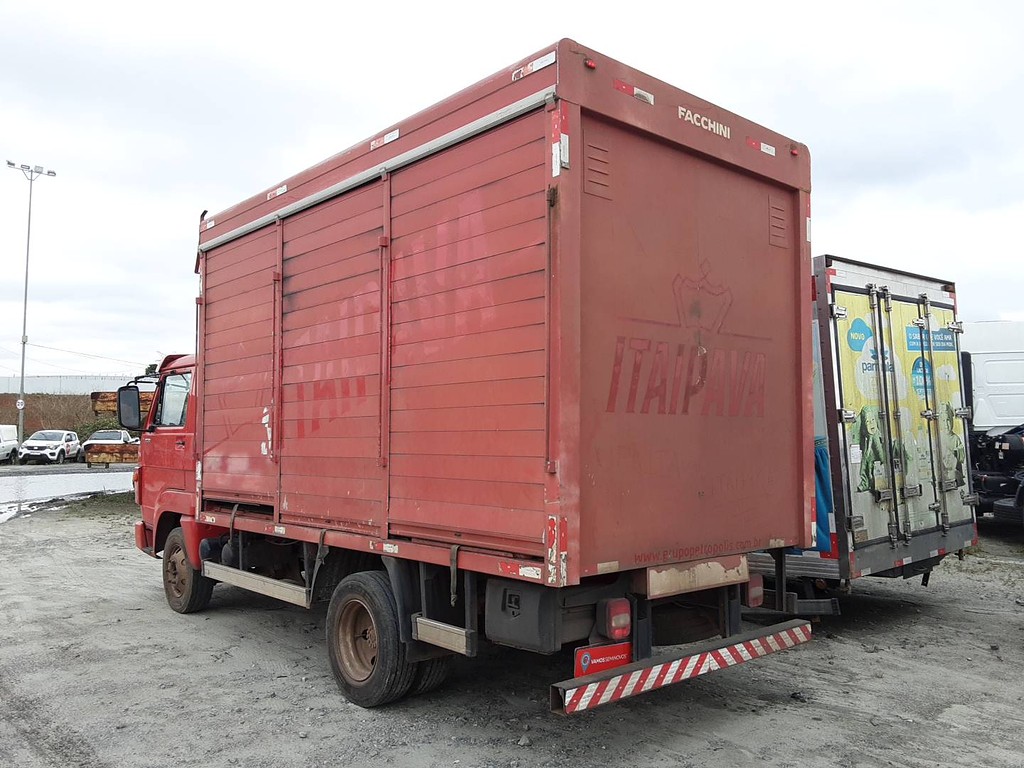 Caminhão VOLKSWAGEN VW 9-160 Baú Bebidas ANO 2014 de Renato Vamos Seminovos em São Paulo