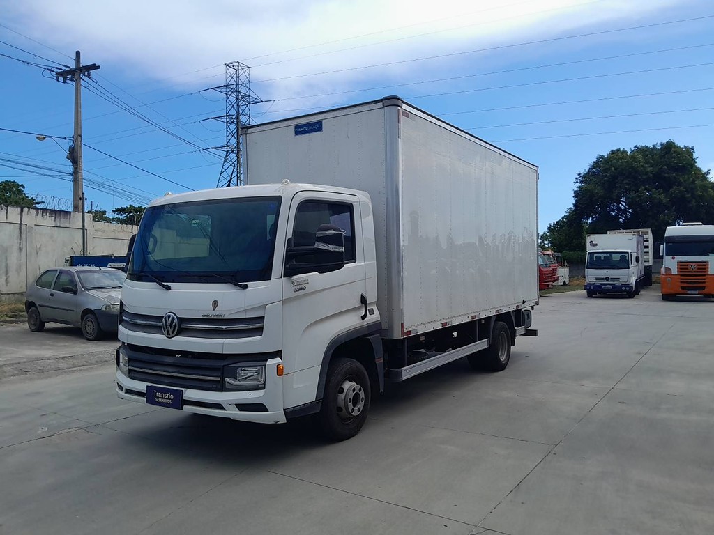 Caminhão VOLKSWAGEN VW 6160 Baú Furgão ANO 2022 de Renato Vamos Seminovos em São Paulo