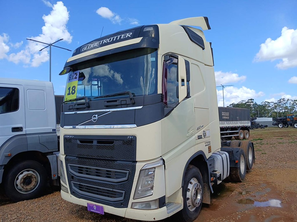 Caminhão VOLVO FH 460 Cavalo Mecânico ANO 2019 de Renato Vamos Seminovos em São Paulo