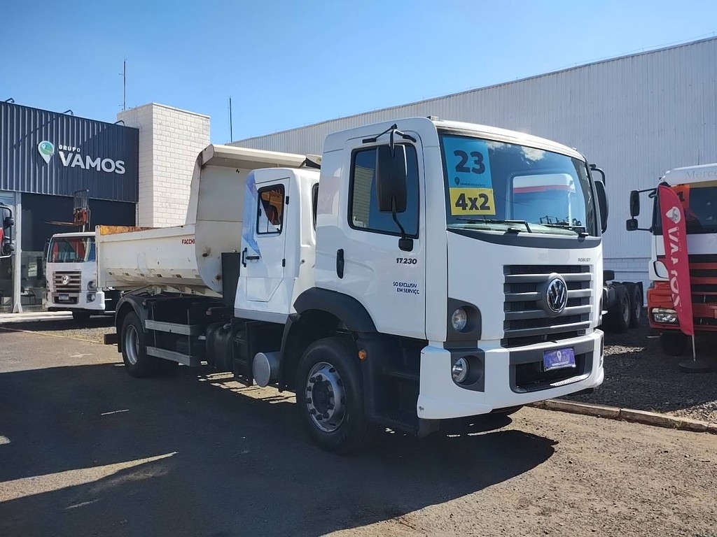 Caminhão VOLKSWAGEN VW 17230 Caçamba Basculante ANO 2023 de Renato Vamos Seminovos em São Paulo