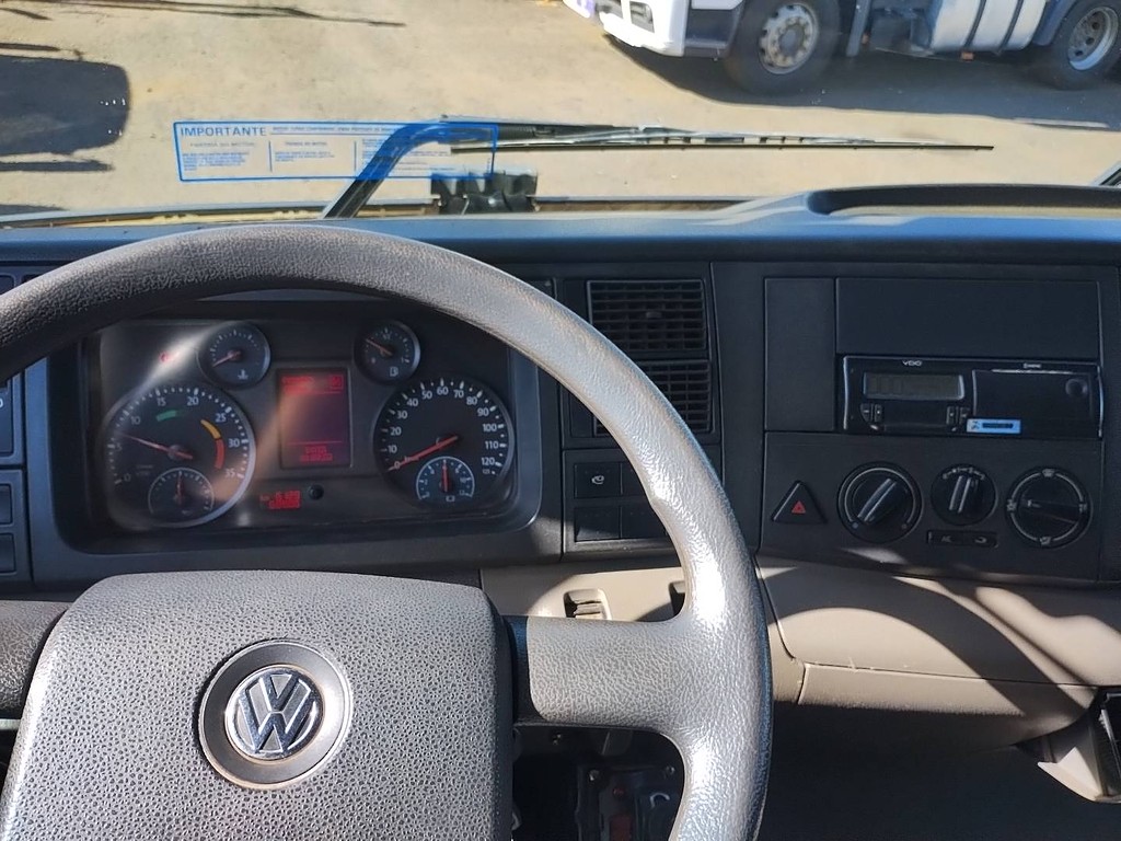 Caminhão VOLKSWAGEN VW 17230 Caçamba Basculante ANO 2023 de Renato Vamos Seminovos em São Paulo