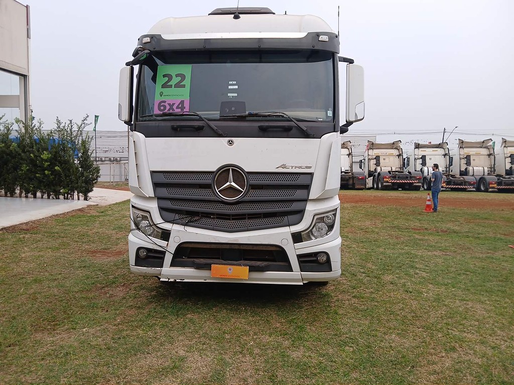 Caminhão MERCEDES BENZ MB 2651 Cavalo Mecânico ANO 2022 de Renato Vamos Seminovos em São Paulo