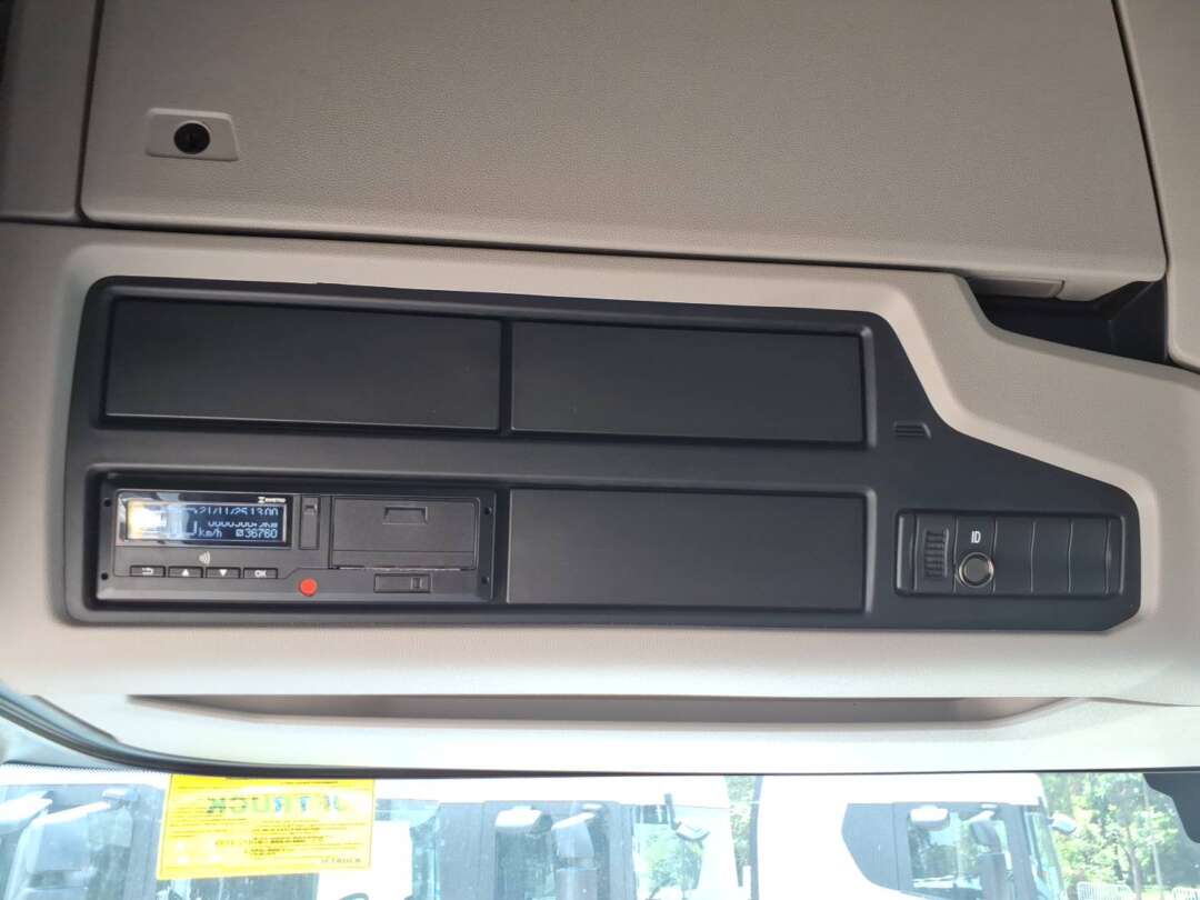 Caminhão SCANIA 560 Cavalo Mecânico ANO de Renato Vamos Seminovos em São Paulo