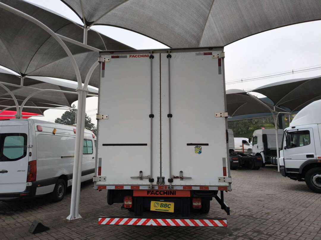 Caminhão VOLKSWAGEN VW 11180 Baú Furgão ANO 2021 de Renato Vamos Seminovos em São Paulo