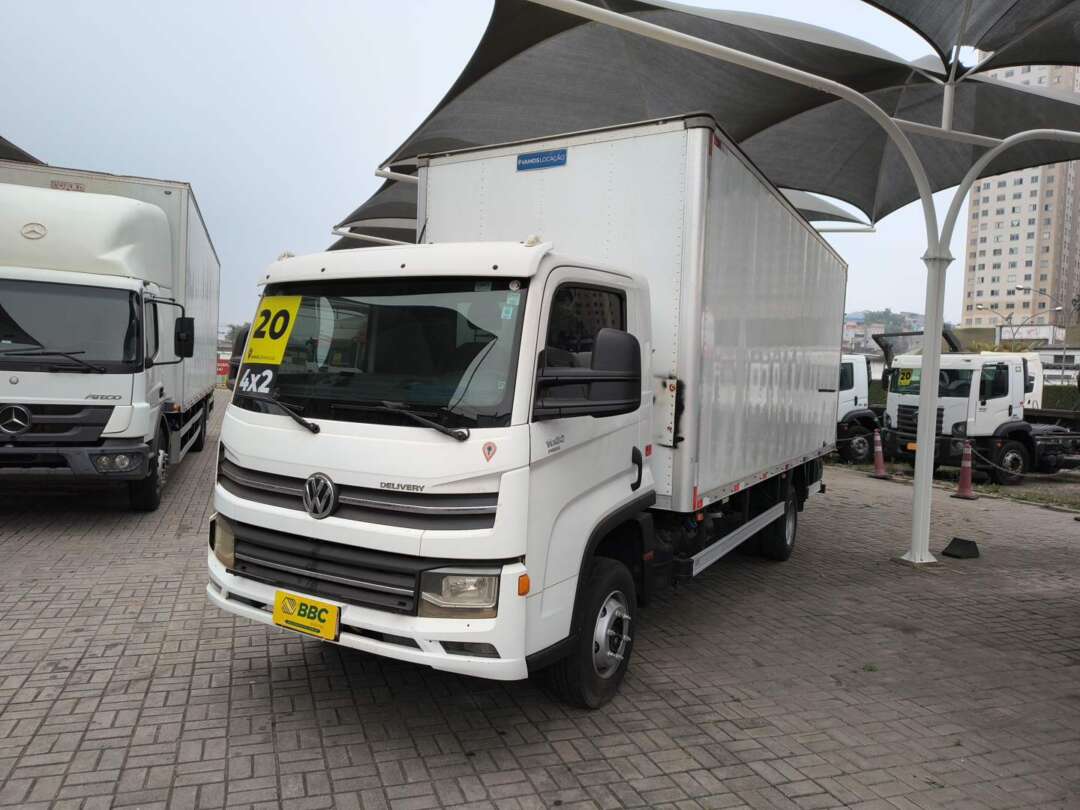 Caminhão VOLKSWAGEN VW 11180 Baú Furgão ANO 2021 de Renato Vamos Seminovos em São Paulo