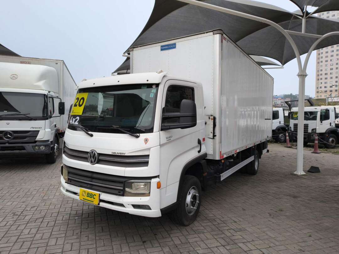 Caminhão VOLKSWAGEN VW 11180 Baú Furgão ANO 2021 de Renato Vamos Seminovos em São Paulo