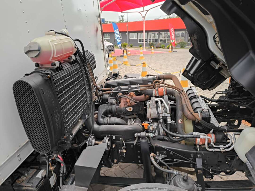 Caminhão VOLKSWAGEN VW 11180 Baú Furgão ANO 2021 de Renato Vamos Seminovos em São Paulo