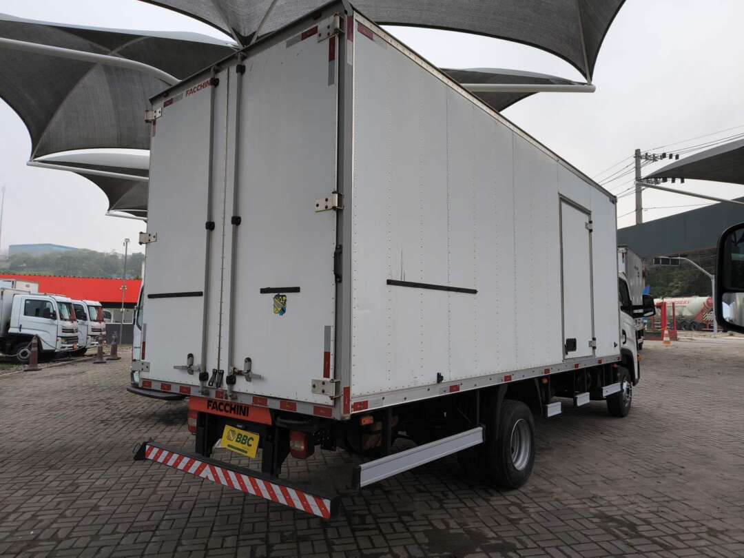 Caminhão VOLKSWAGEN VW 11180 Baú Furgão ANO 2021 de Renato Vamos Seminovos em São Paulo