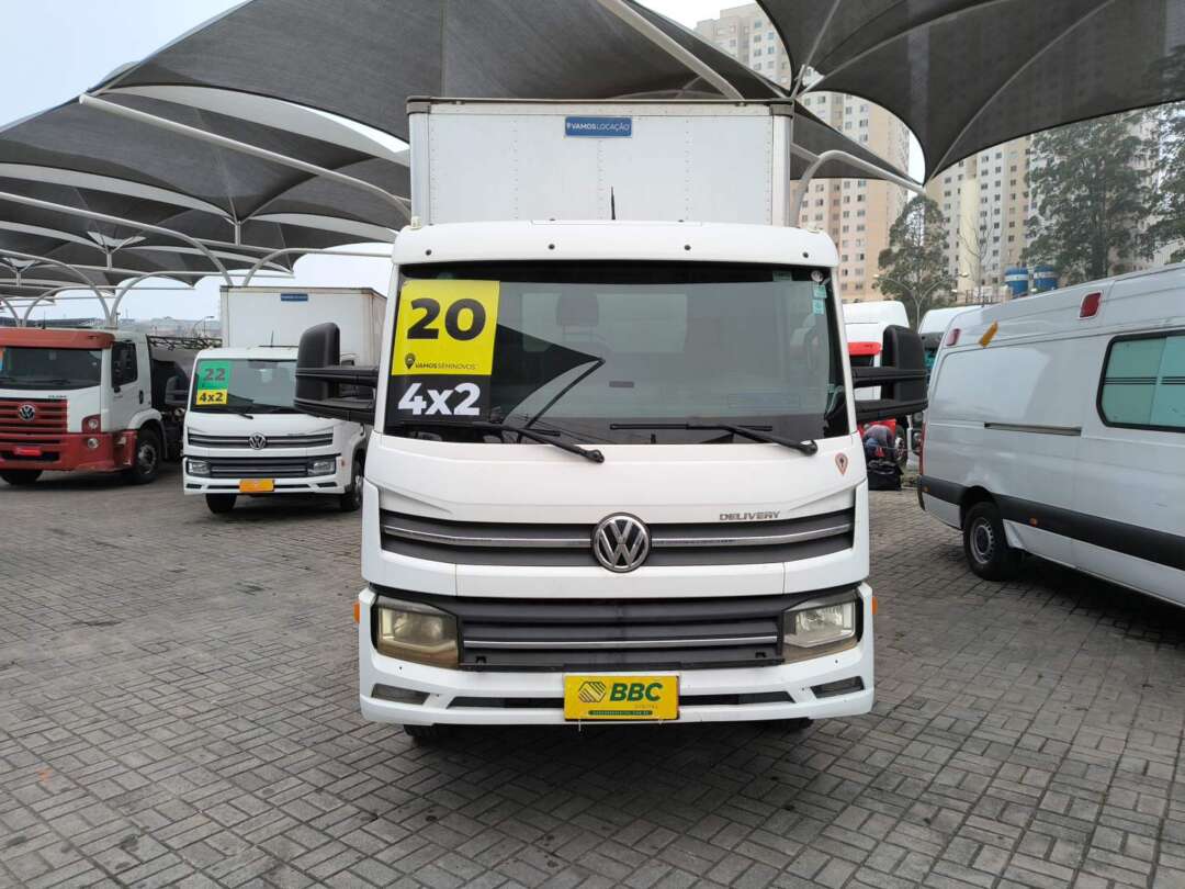 Caminhão VOLKSWAGEN VW 11180 Baú Furgão ANO 2021 de Renato Vamos Seminovos em São Paulo