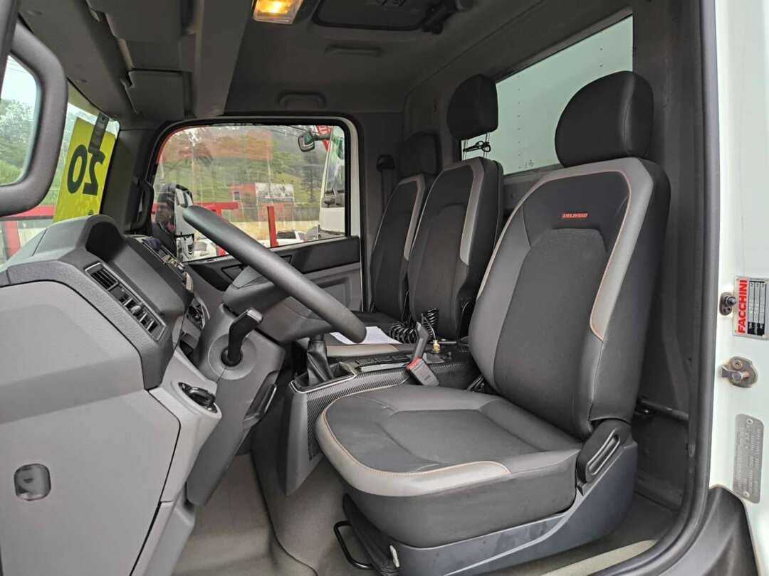 Caminhão VOLKSWAGEN VW 11180 Baú Furgão ANO 2021 de Renato Vamos Seminovos em São Paulo