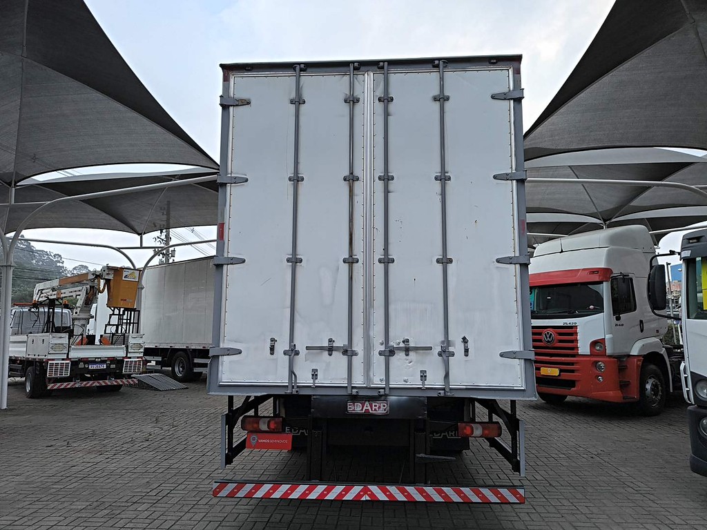 Caminhão MERCEDES BENZ MB 1419 Baú Furgão ANO 2021 de Renato Vamos Seminovos em São Paulo