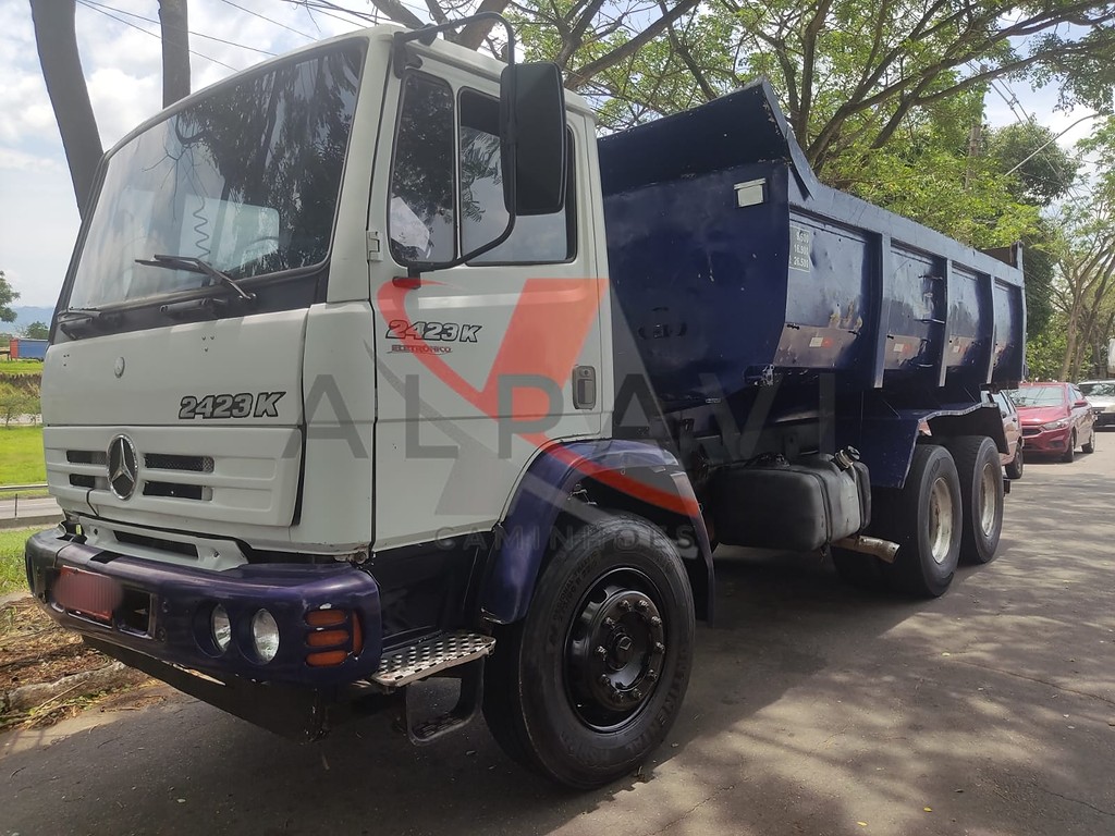 Caminhão MERCEDES BENZ MB 2423 Caçamba Basculante ANO 2008 de Alpavi Com Auto Peças e Acessórios Ltda Me em São Paulo