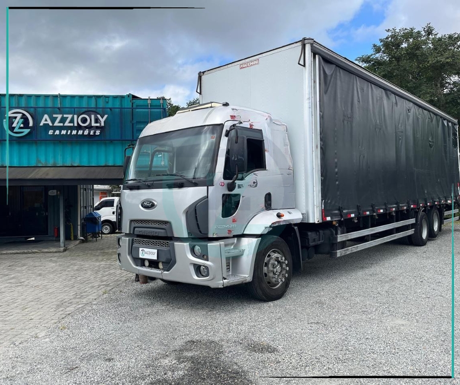 Caminhão FORD CARGO 2428 Baú Sider ANO 2012 de Azzioly Caminhões em São Paulo