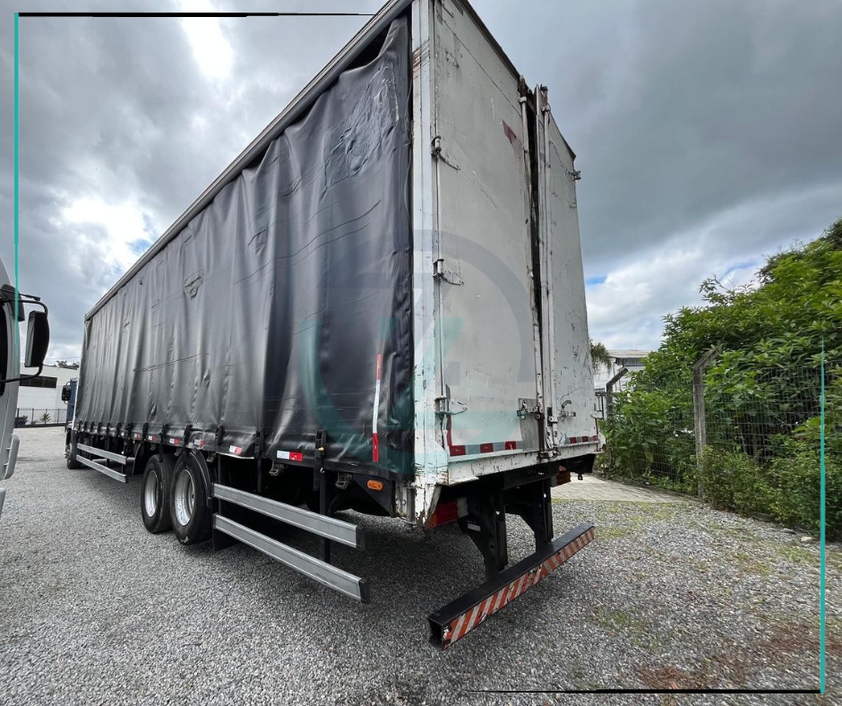 Caminhão FORD CARGO 2428 Baú Sider ANO 2012 de Azzioly Caminhões em São Paulo