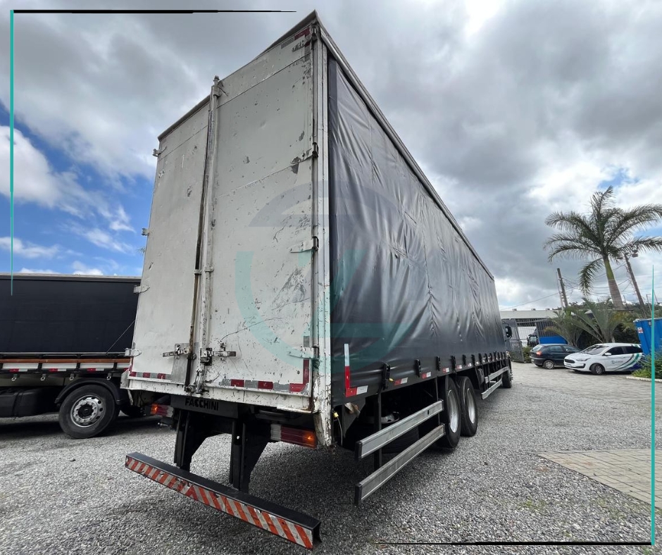 Caminhão FORD CARGO 2428 Baú Sider ANO 2012 de Azzioly Caminhões em São Paulo