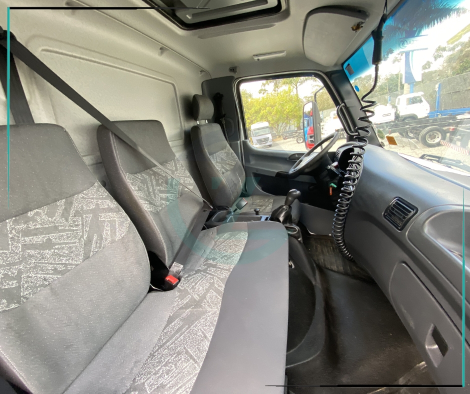 Caminhão MERCEDES BENZ MB 1016 Chassis ANO 2018 de Azzioly Caminhões em São Paulo