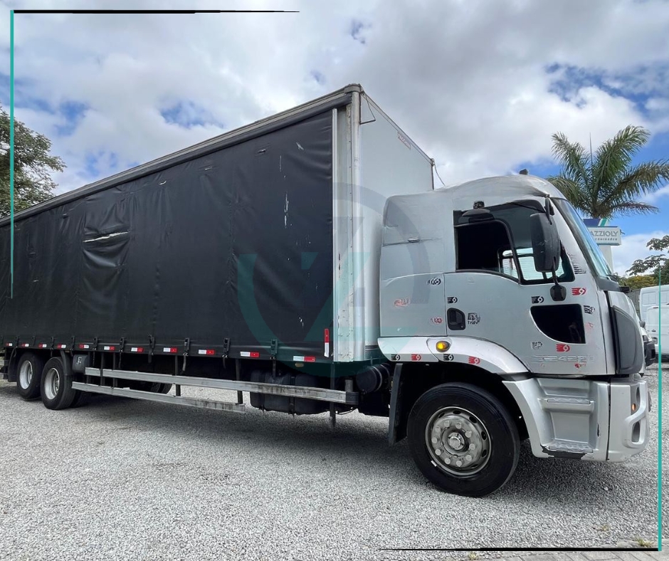 Caminhão FORD CARGO 2428 Baú Sider ANO 2012 de Azzioly Caminhões em São Paulo