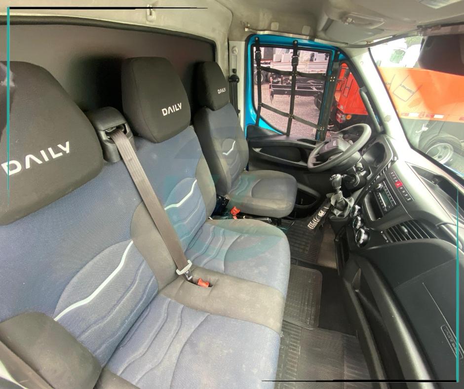 Caminhão IVECO DAILY 35-150 Baú Sider ANO 2022 de Azzioly Caminhões em São Paulo