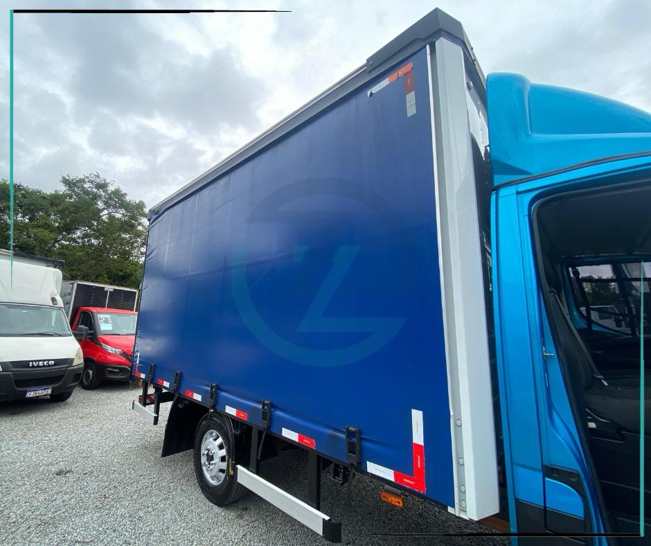 Caminhão IVECO DAILY 35-150 Baú Sider ANO 2022 de Azzioly Caminhões em São Paulo
