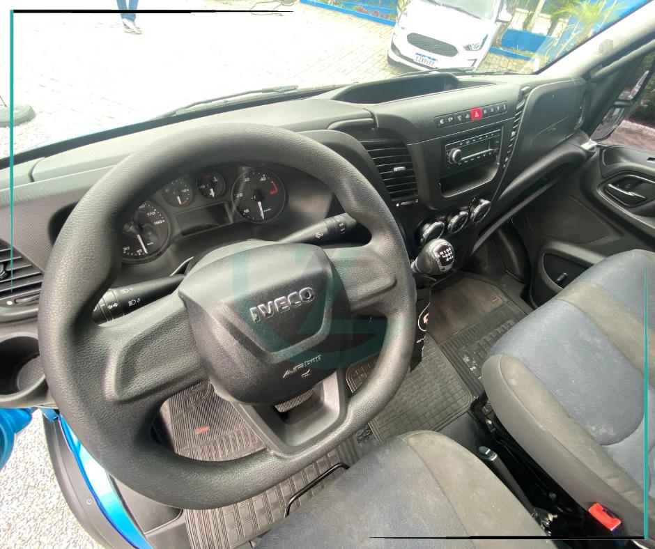 Caminhão IVECO DAILY 35-150 Baú Sider ANO 2022 de Azzioly Caminhões em São Paulo