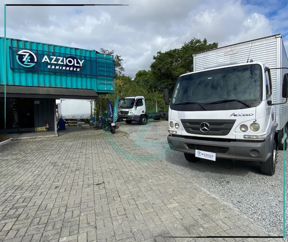 Caminhão MERCEDES BENZ MB 1016 Baú Furgão ANO 2014 de Azzioly Caminhões em São Paulo