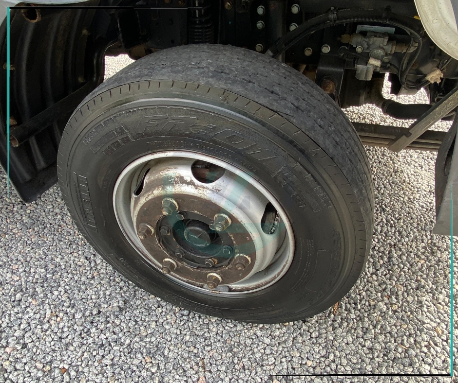 Caminhão MERCEDES BENZ MB 1016 Baú Furgão ANO 2014 de Azzioly Caminhões em São Paulo