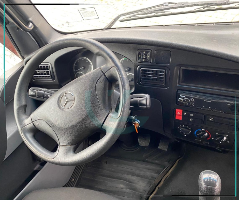 Caminhão MERCEDES BENZ MB 1017 Baú Furgão ANO 2024 de Azzioly Caminhões em São Paulo
