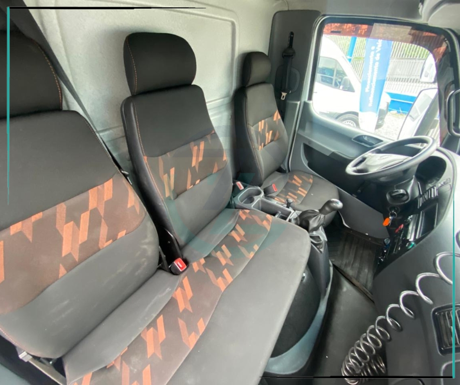 Caminhão MERCEDES BENZ MB 1017 Baú Furgão ANO 2024 de Azzioly Caminhões em São Paulo