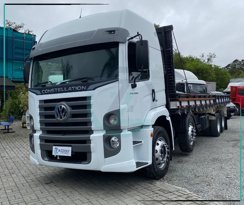 Caminhão VOLKSWAGEN VW 24280 Grade Baixa ANO 2013 de Azzioly Caminhões em São Paulo