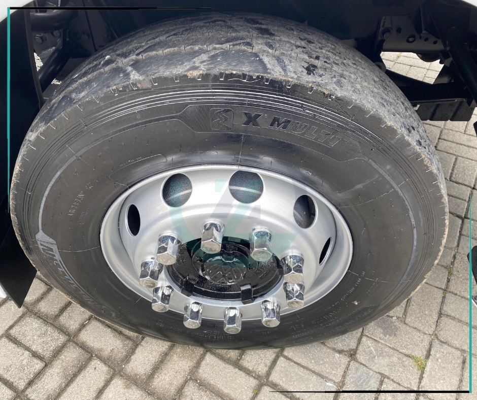 Caminhão VOLKSWAGEN VW 24280 Grade Baixa ANO 2013 de Azzioly Caminhões em São Paulo