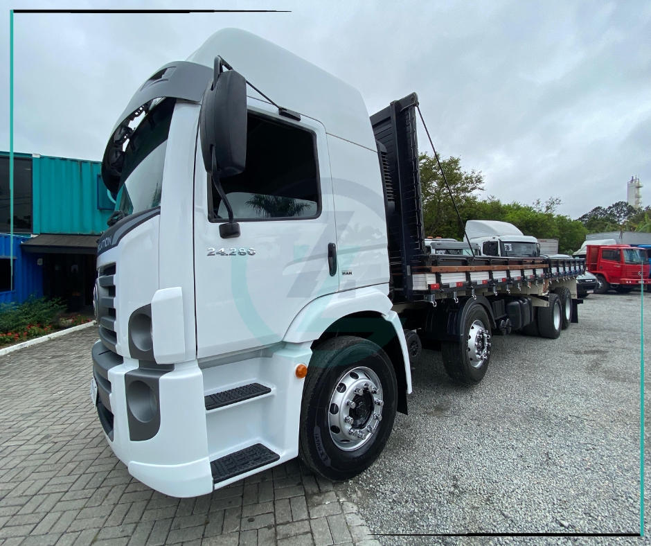 Caminhão VOLKSWAGEN VW 24280 Grade Baixa ANO 2013 de Azzioly Caminhões em São Paulo