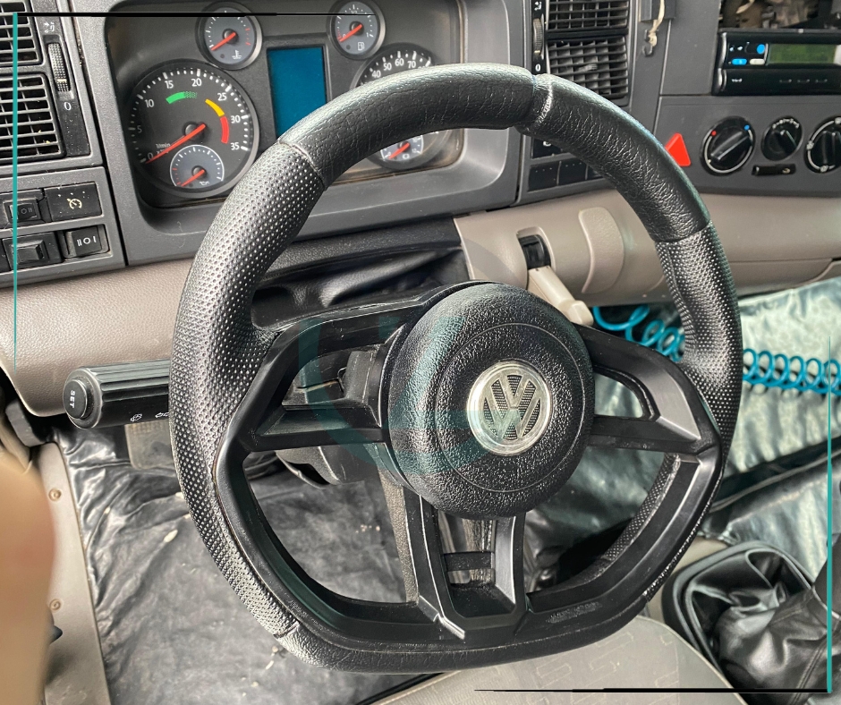 Caminhão VOLKSWAGEN VW 24280 Grade Baixa ANO 2013 de Azzioly Caminhões em São Paulo