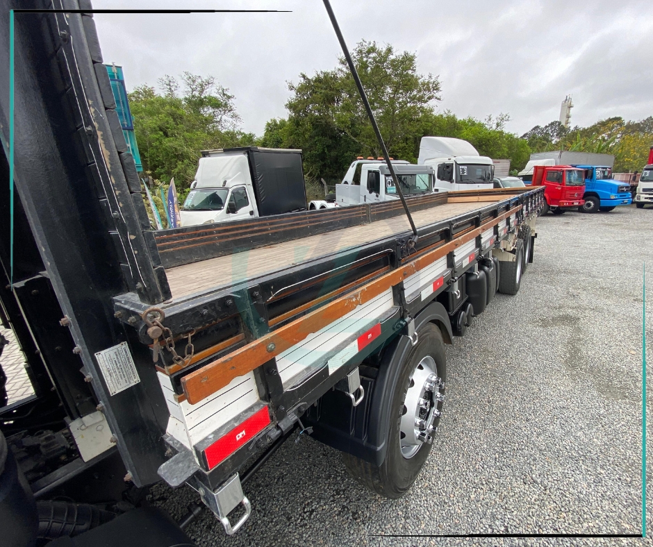 Caminhão VOLKSWAGEN VW 24280 Grade Baixa ANO 2013 de Azzioly Caminhões em São Paulo