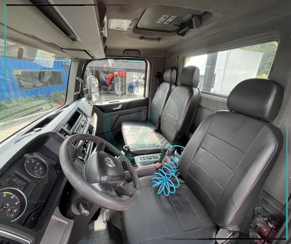 Caminhão VOLKSWAGEN VW 11180 Plataforma Guincho ANO 2020 de Azzioly Caminhões em São Paulo