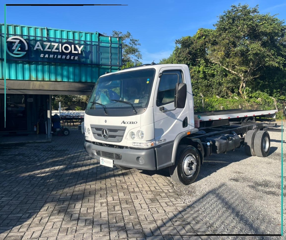 Caminhão MERCEDES BENZ MB 1016 Chassis ANO 2019 de Azzioly Caminhões em São Paulo