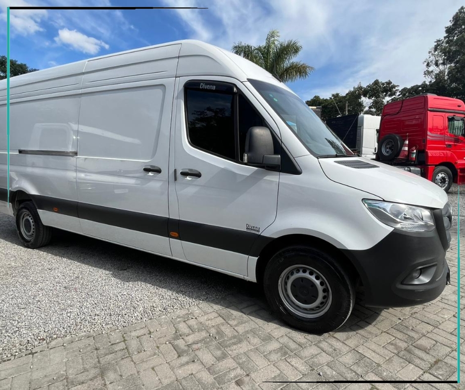 Caminhão MERCEDES BENZ SPRINTER Baú Furgão ANO 2025 de Azzioly Caminhões em São Paulo