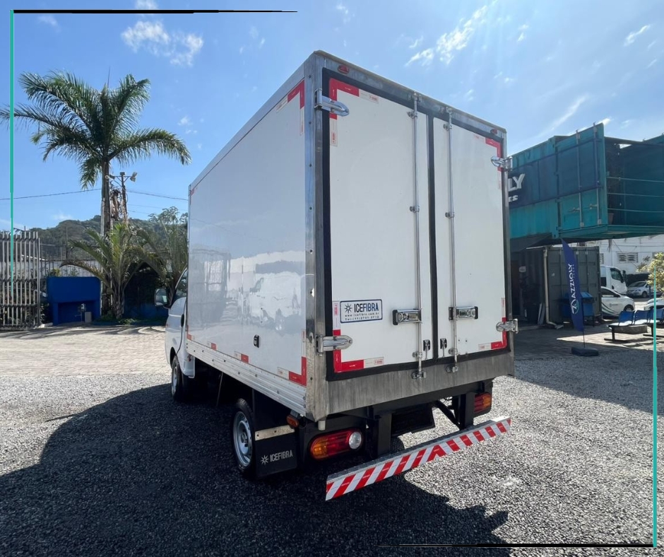 Caminhão HYUNDAI HR Baú Furgão ANO 2019 de Azzioly Caminhões em São Paulo