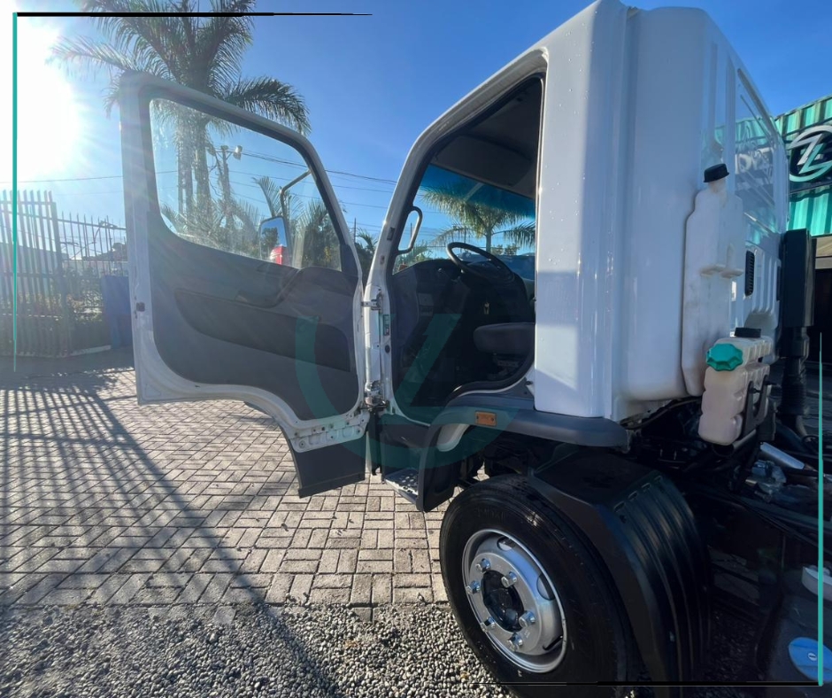 Caminhão MERCEDES BENZ MB 1016 Chassis ANO 2019 de Azzioly Caminhões em São Paulo