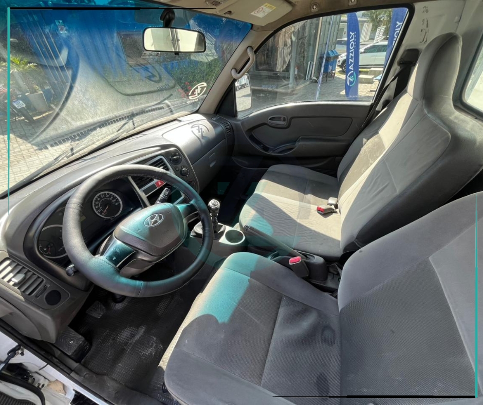 Caminhão HYUNDAI HR Baú Furgão ANO 2019 de Azzioly Caminhões em São Paulo