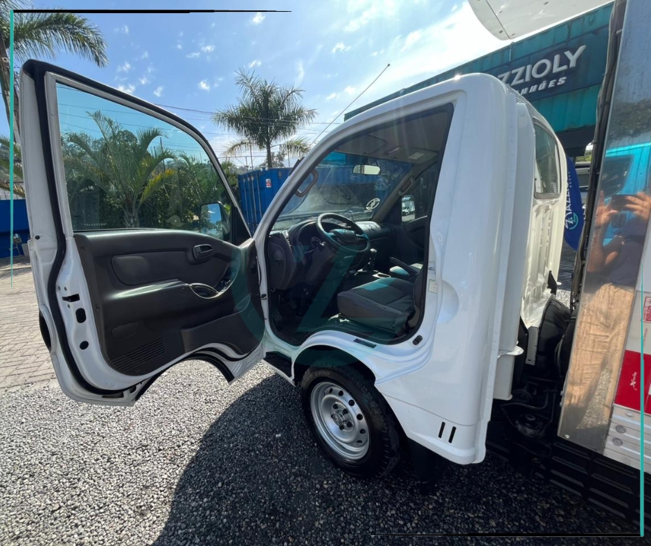 Caminhão HYUNDAI HR Baú Furgão ANO 2019 de Azzioly Caminhões em São Paulo