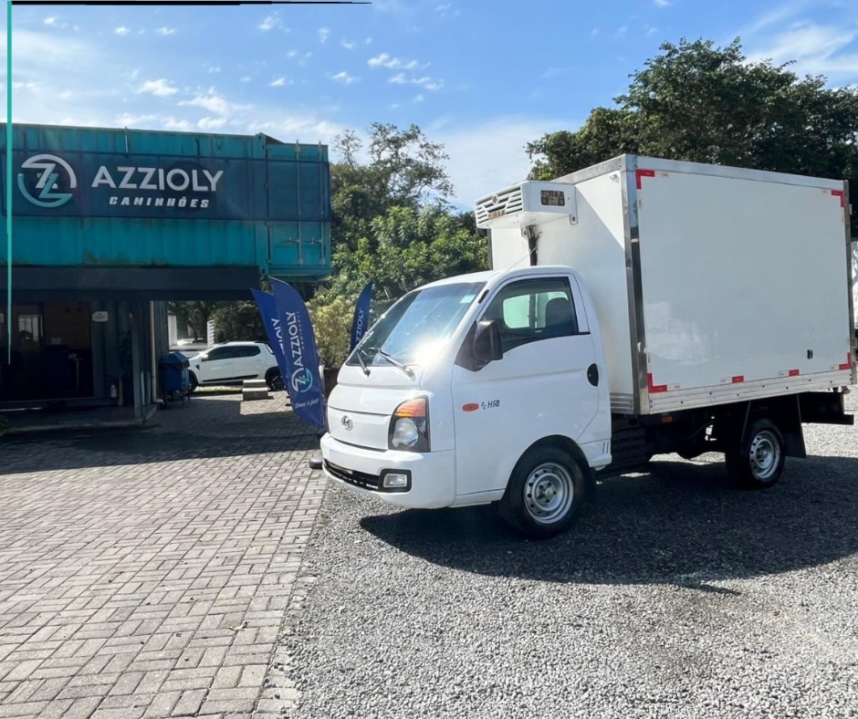 Caminhão HYUNDAI HR Baú Furgão ANO 2019 de Azzioly Caminhões em São Paulo