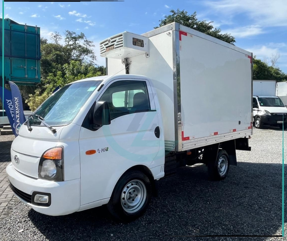 Caminhão HYUNDAI HR Baú Furgão ANO 2019 de Azzioly Caminhões em São Paulo