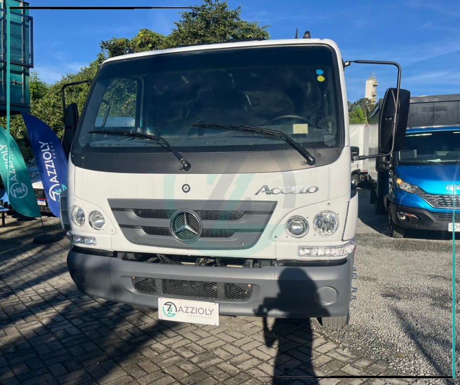 Caminhão MERCEDES BENZ MB 1016 Chassis ANO 2019 de Azzioly Caminhões em São Paulo