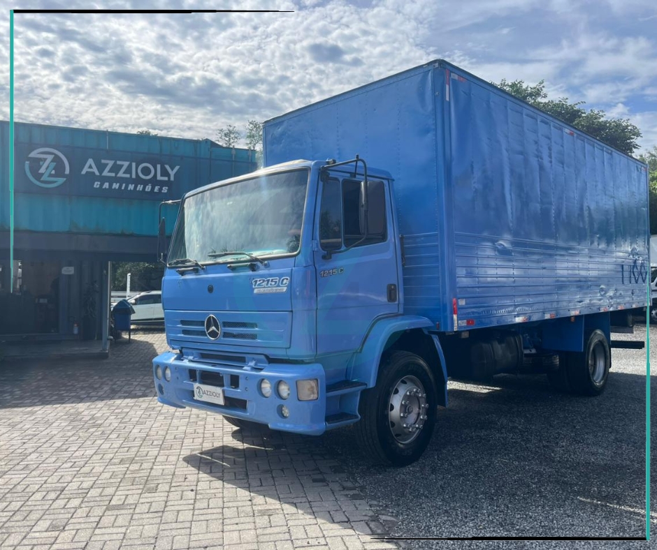 Caminhão MERCEDES BENZ MB 1215 Baú Furgão ANO 2000 de Azzioly Caminhões em São Paulo