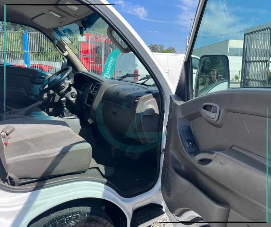 Caminhão HYUNDAI HR Baú Furgão ANO 2019 de Azzioly Caminhões em São Paulo