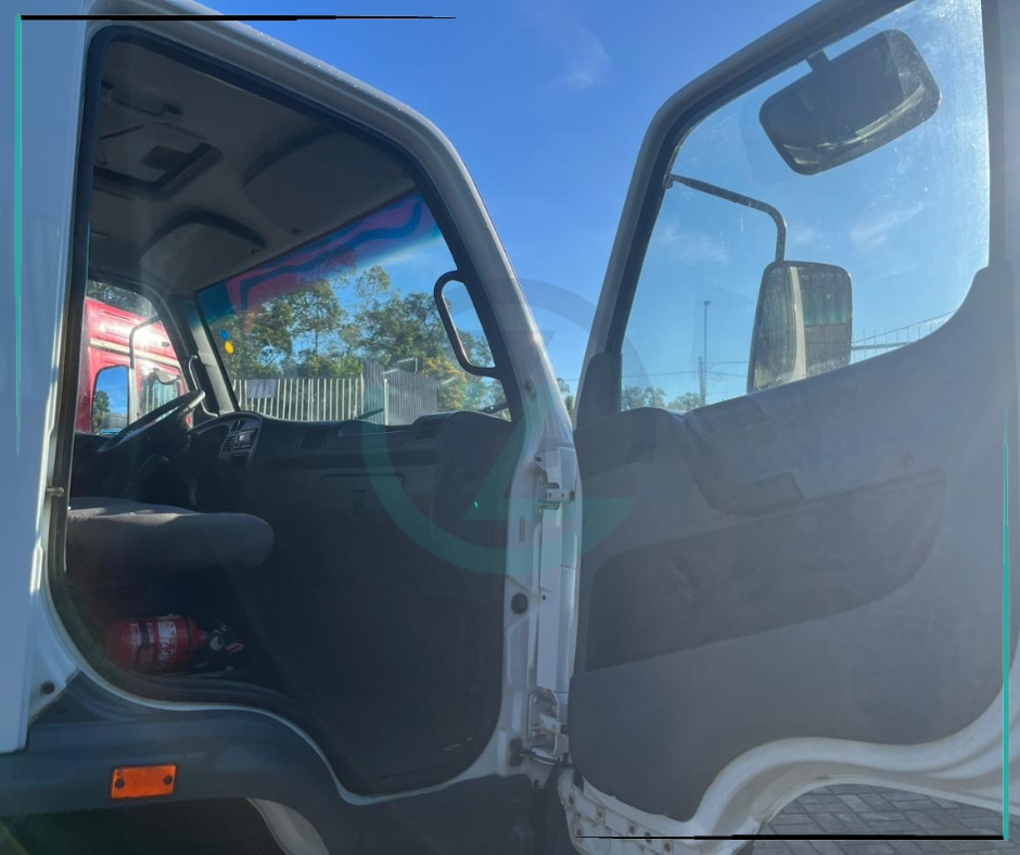 Caminhão MERCEDES BENZ MB 1016 Chassis ANO 2019 de Azzioly Caminhões em São Paulo