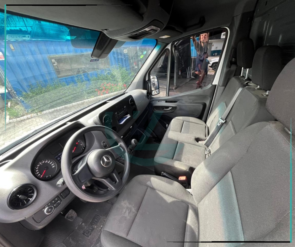 Caminhão MERCEDES BENZ SPRINTER Baú Furgão ANO 2025 de Azzioly Caminhões em São Paulo