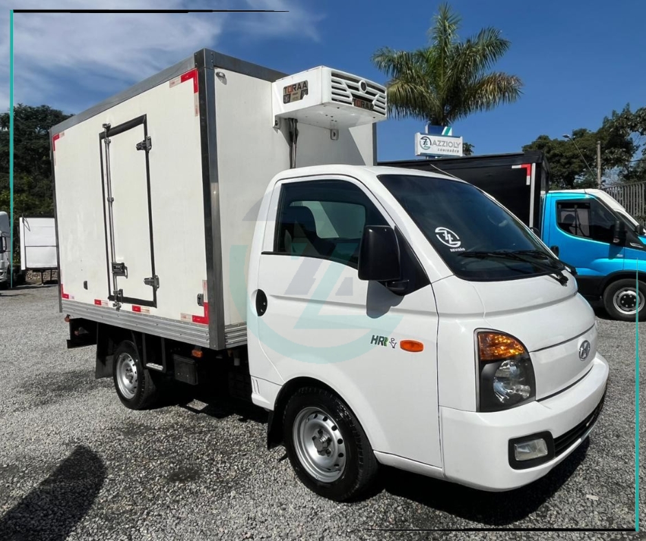 Caminhão HYUNDAI HR Baú Furgão ANO 2019 de Azzioly Caminhões em São Paulo