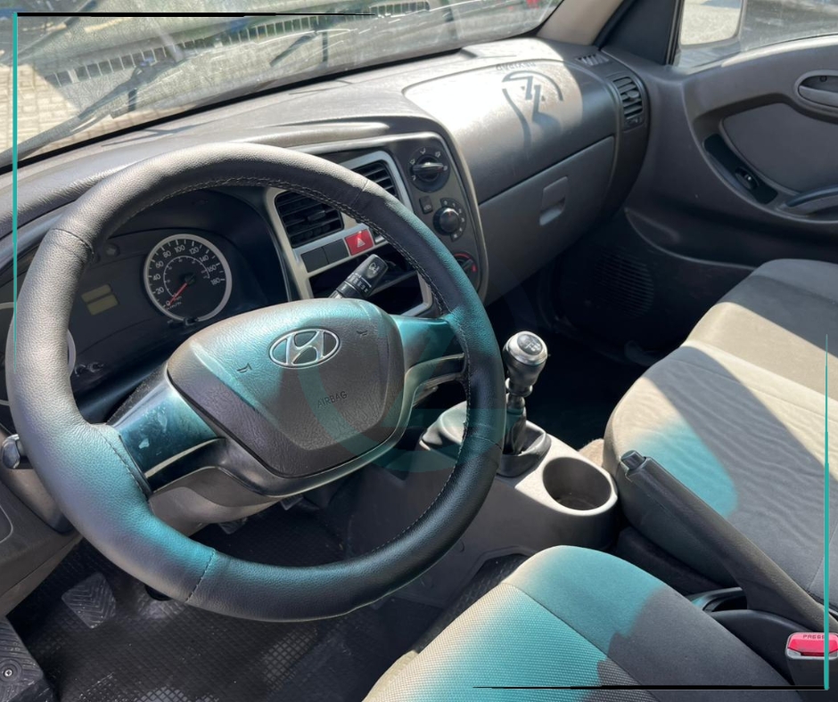 Caminhão HYUNDAI HR Baú Furgão ANO 2019 de Azzioly Caminhões em São Paulo